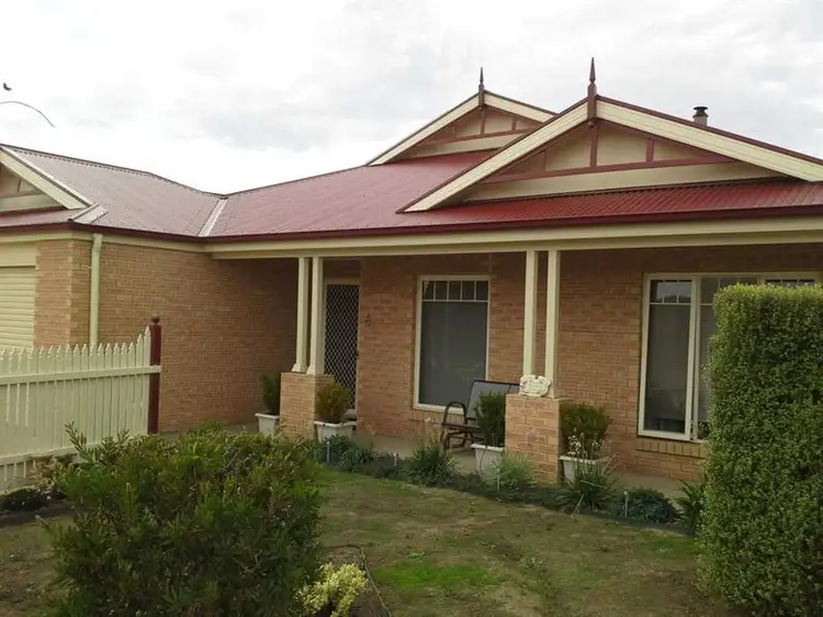 6 Kerr Street, Hamilton VIC 3300
