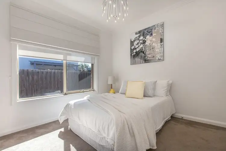 Sixth view of Homely unit listing, 2/152 St Vigeons Road, Reservoir VIC 3073