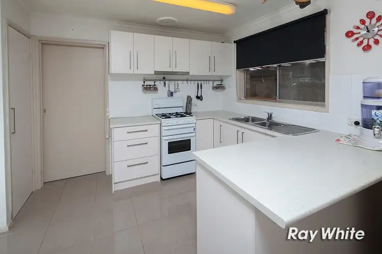 Fifth view of Homely unit listing, 11 Raymond Avenue, Langwarrin VIC 3910