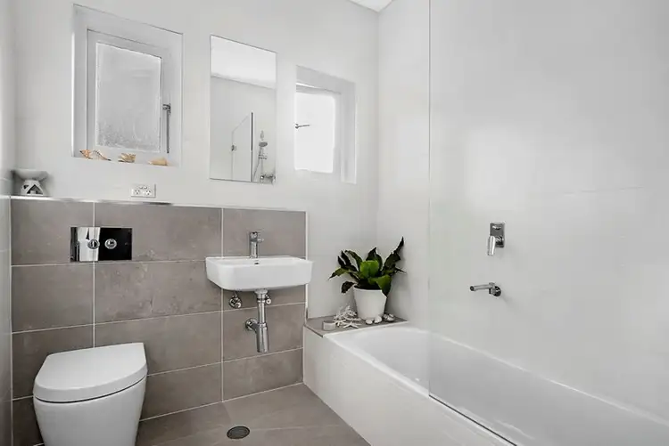 Fourth view of Homely apartment listing, 2/8 Hastings Parade, North Bondi NSW 2026