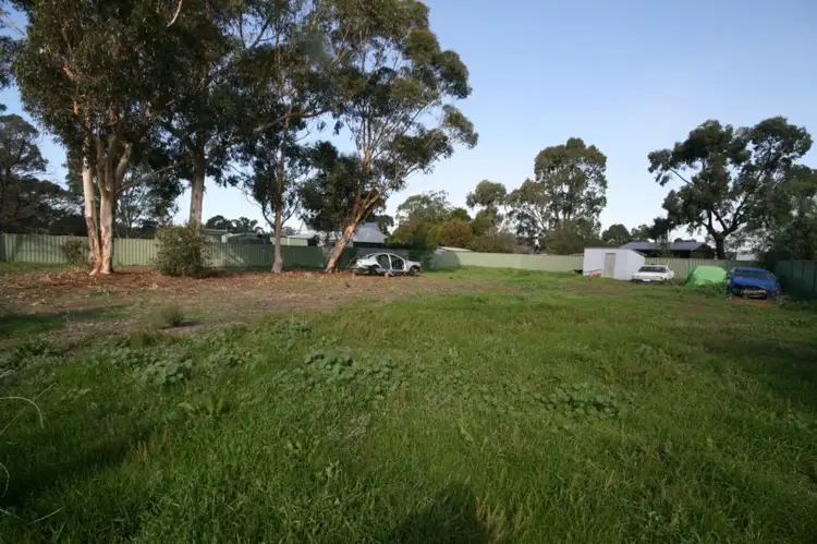 4 Cromwell Street, Rochester VIC 3561