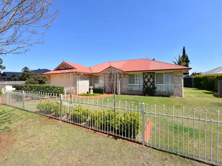 17 Fadden Crescent, Middle Ridge QLD 4350