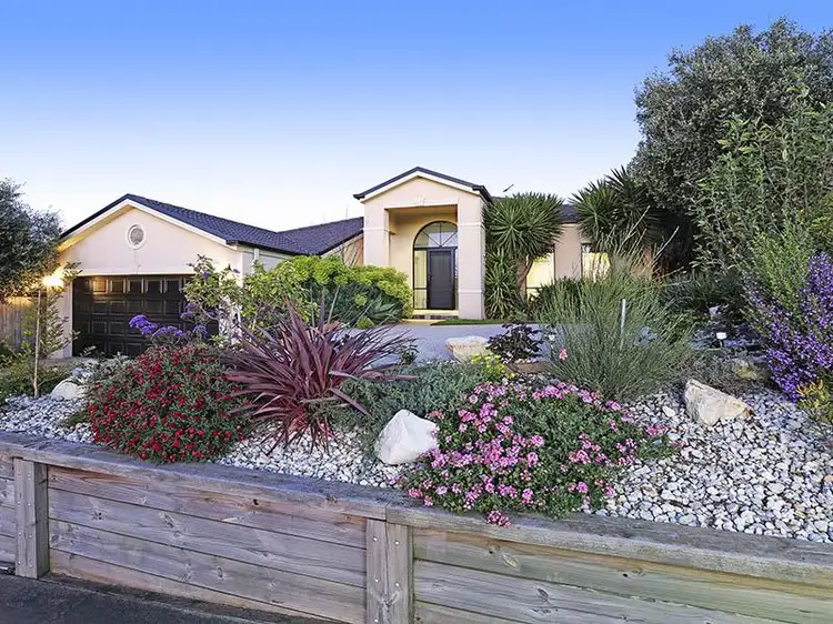 19 Pethajohn Parade, Grovedale VIC 3216