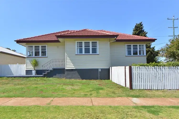 54 Llewellyn Street, Centenary Heights QLD 4350
