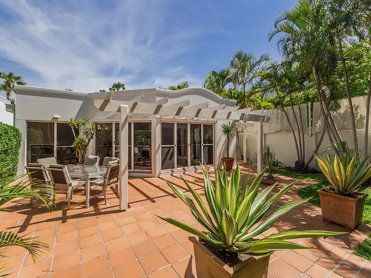 9/100 Cotlew Street East, Southport QLD 4215