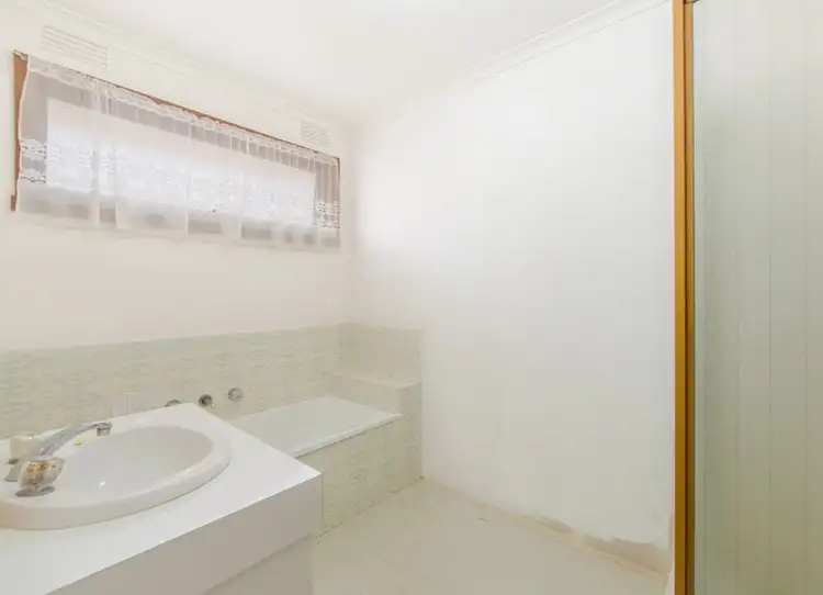 Seventh view of Homely house listing, 4 Lovell Drive, St Albans VIC 3021