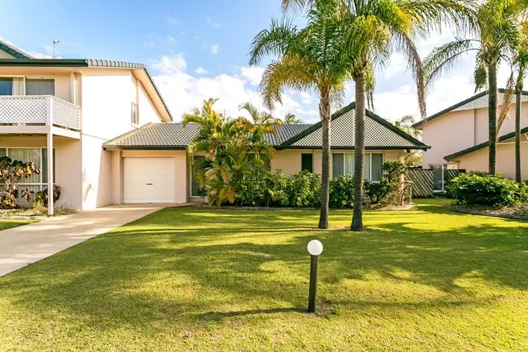 11/30 St Kevins Avenue, Benowa QLD 4217