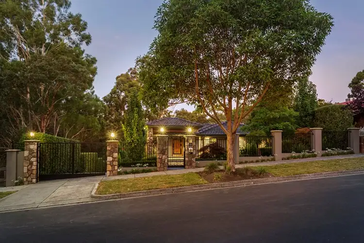 40 Larnoo Drive, Doncaster East VIC 3109