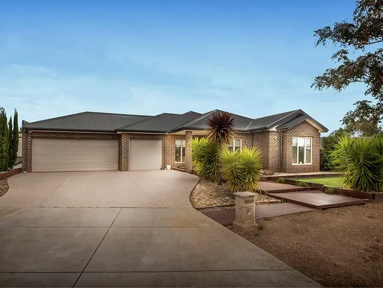 3 Terrington Place, Melton West VIC 3337