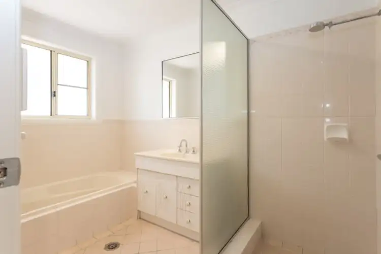 Seventh view of Homely house listing, 5 Bowyer Place, Orange NSW 2800