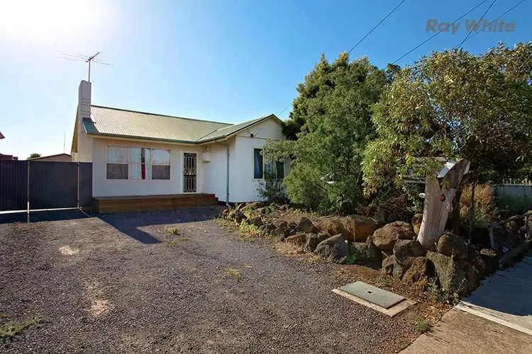 28 Thomas Street, Laverton VIC 3028