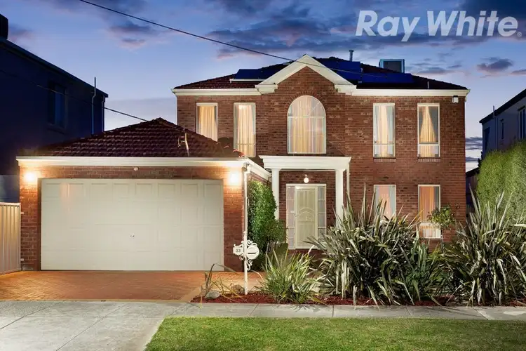 Main view of Homely house listing, 33 Hutchins Circuit, Bundoora VIC 3083
