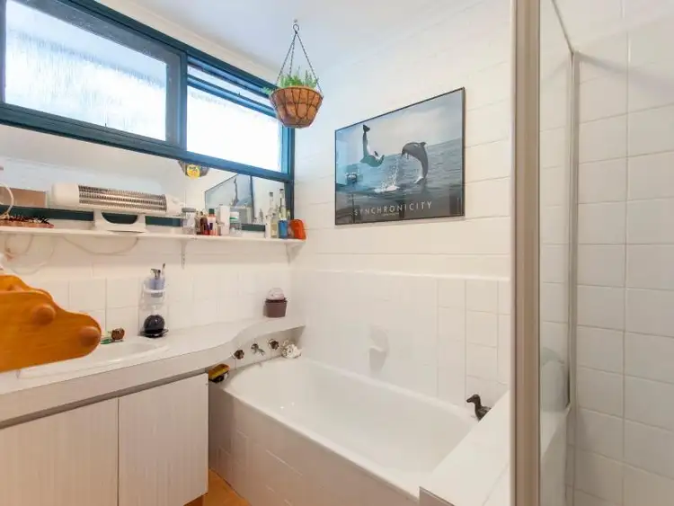 Fifth view of Homely house listing, 10 Glazebury Court, Langwarrin VIC 3910