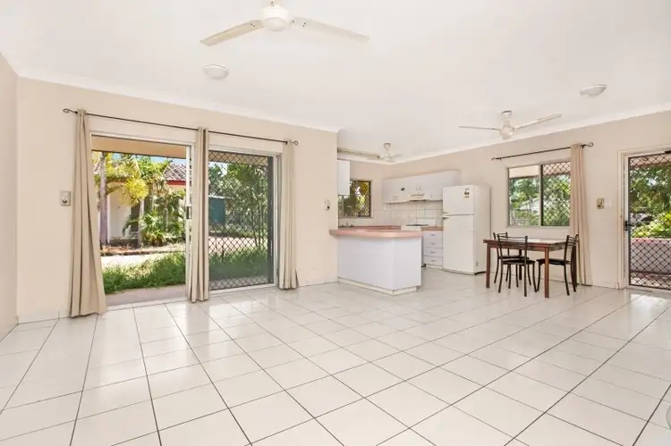 1/7 Livistona Road, Karama NT 812