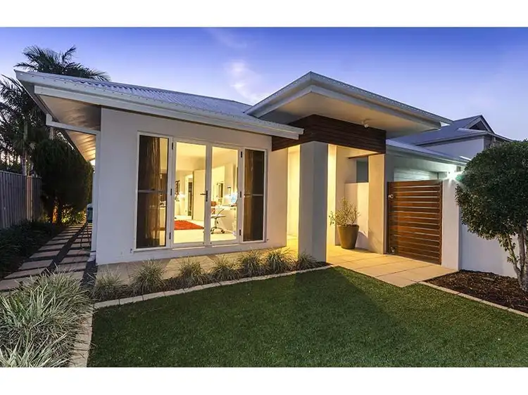 Second view of Homely house listing, 8 Lindal Street, Ashmore QLD 4214