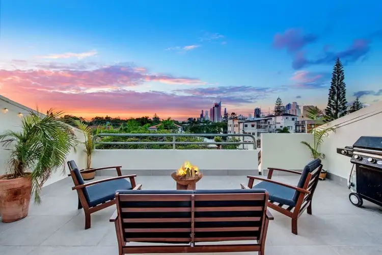 10/42 Britannia Avenue, Broadbeach QLD 4218