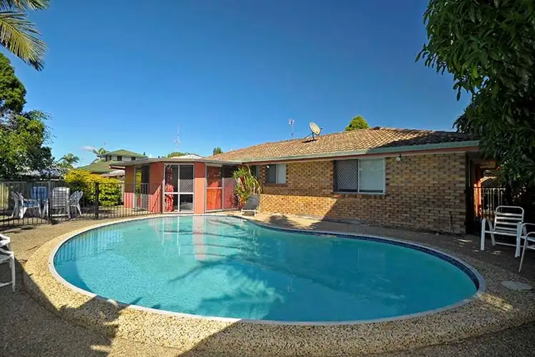 142 Sunshine Boulevard, Mermaid Waters QLD 4218