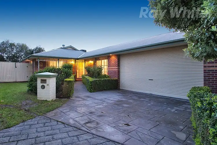 27 CLARKEDALE Rise, Kilsyth South VIC 3137