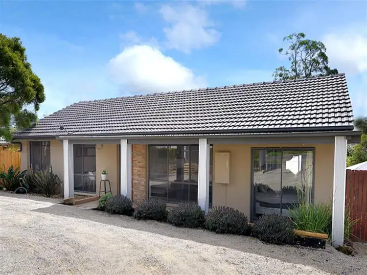 11 Sheldon Avenue, Mooroolbark VIC 3138