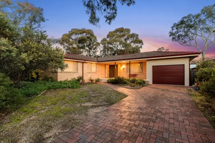 6 Gibbes Place, Weetangera ACT 2614