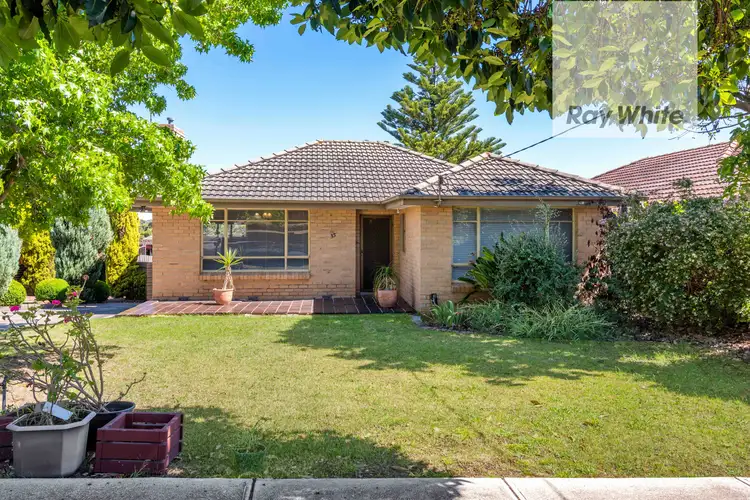 35 Green Avenue, Kingsbury VIC 3083