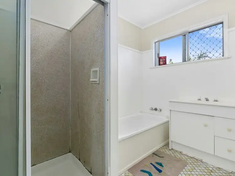 Fifth view of Homely house listing, 4 Elizabeth Crescent, Goodna QLD 4300