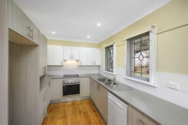Second view of Homely house listing, 10 Huon Place, Springfield NSW 2250