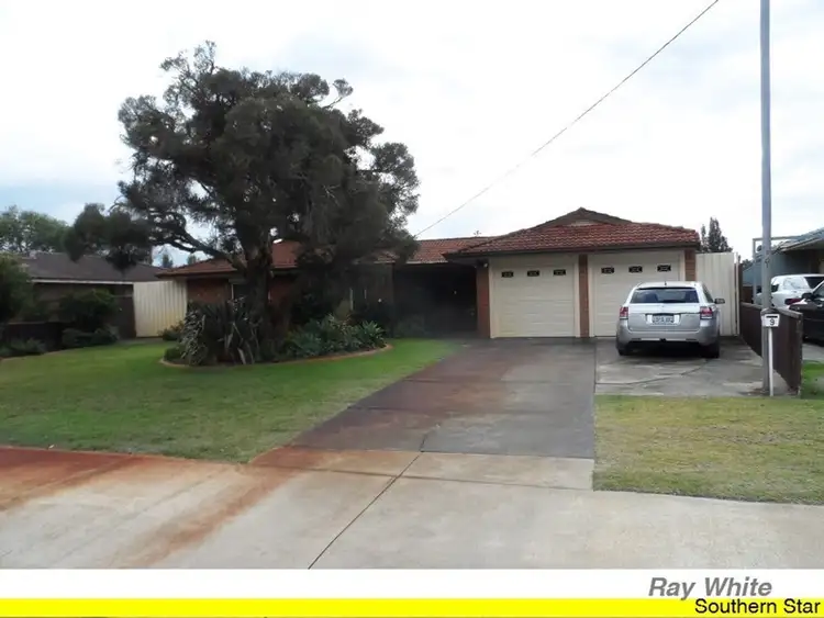 Second view of Homely house listing, 9 Cressida Way, Camillo WA 6111