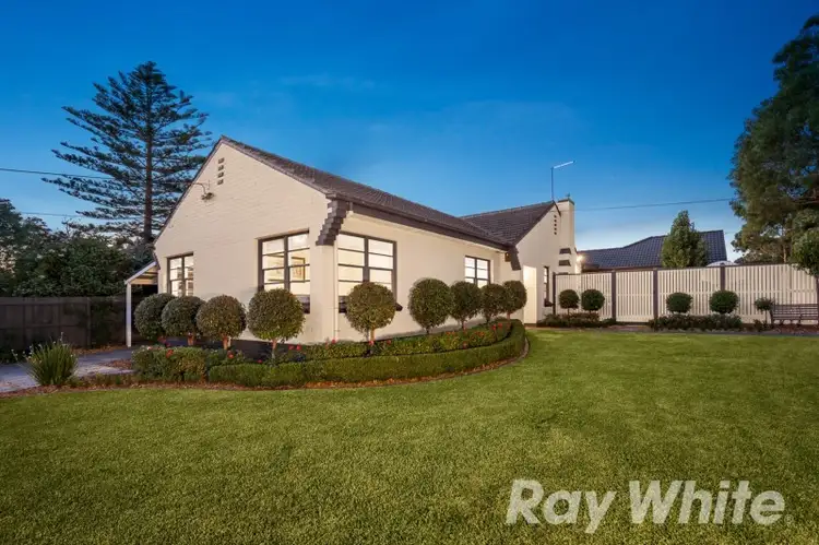 62 Strathallan Road, Macleod VIC 3085