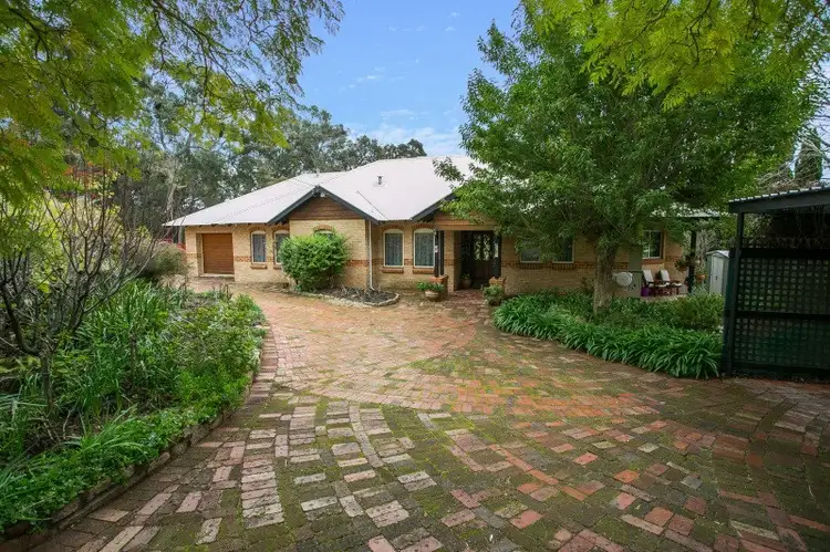 12 Walbeck Road, Kalamunda WA 6076