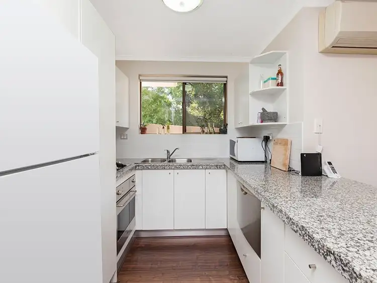 Sixth view of Homely unit listing, 2/23 WInchester Street, Hamilton QLD 4007