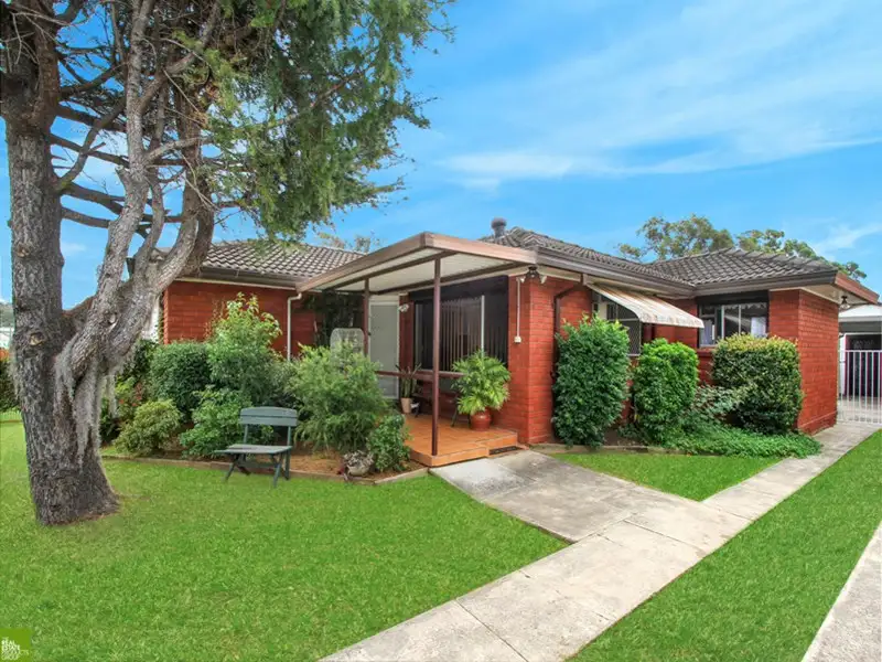 Main view of Homely house listing, 52 Deakin Street, Oak Flats NSW 2529