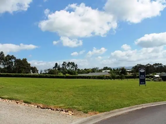 Third view of Homely land listing, 8 Huntingdon Court, Drouin VIC 3818