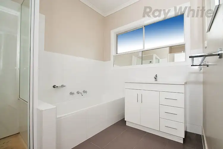 Sixth view of Homely unit listing, 2/31 BAYSWATER Road, Croydon VIC 3136