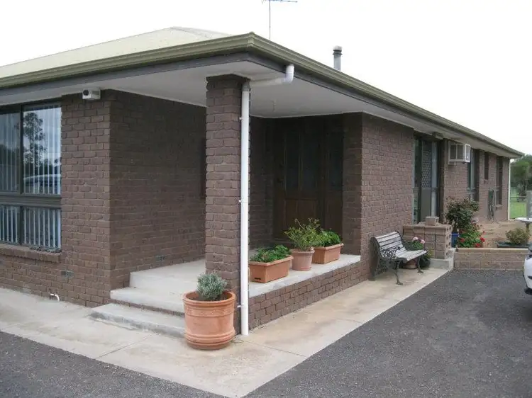 710 Old Melbourne Road, Little River VIC 3211