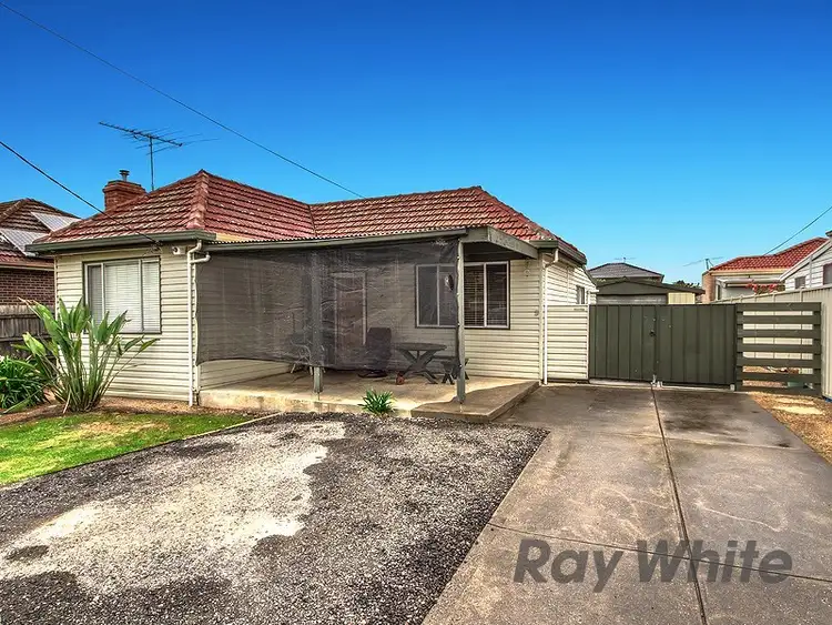 5 McArthur Avenue, St Albans VIC 3021