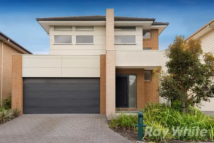 Main view of Homely townhouse listing, 27 Barrier Reef Circuit, Endeavour Hills VIC 3802
