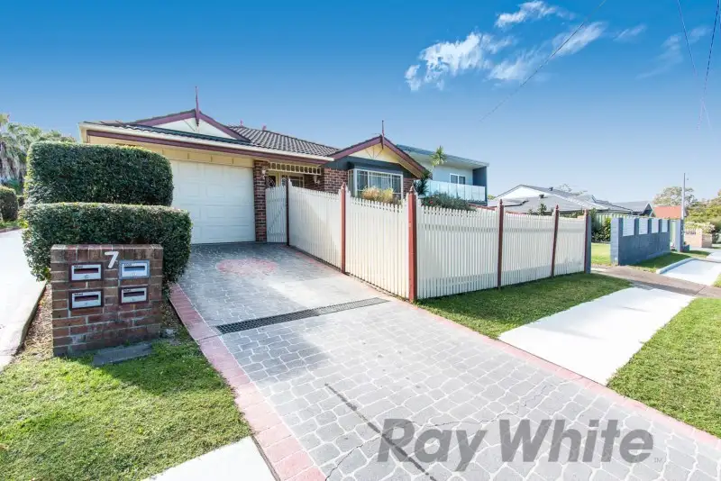 Main view of Homely unit listing, U 1/7 James Street, Charlestown NSW 2290