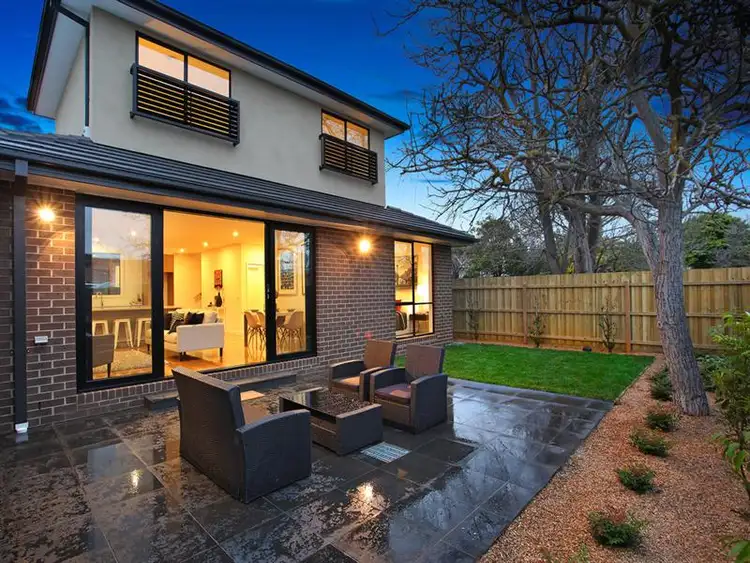 2/27 Simmonds Street, Hughesdale VIC 3166