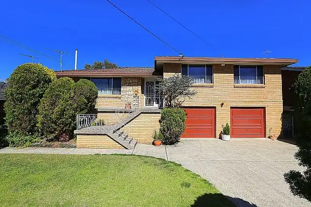 18 Yvonne Crescent, Georges Hall NSW 2198