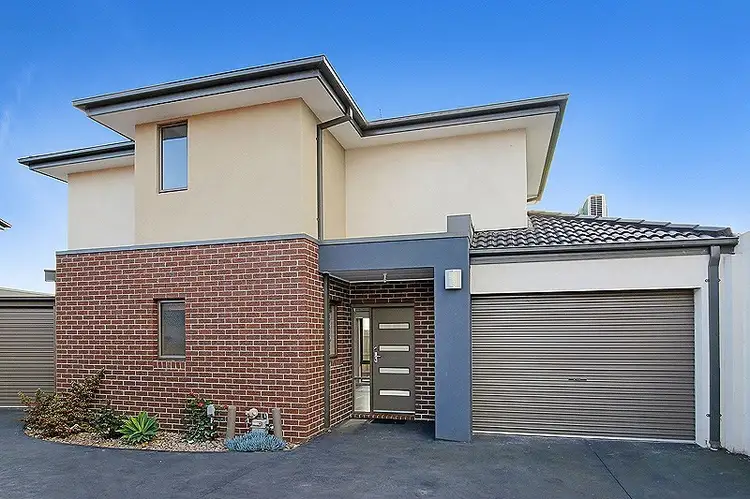 2/7 Huskisson Avenue, Lalor VIC 3075