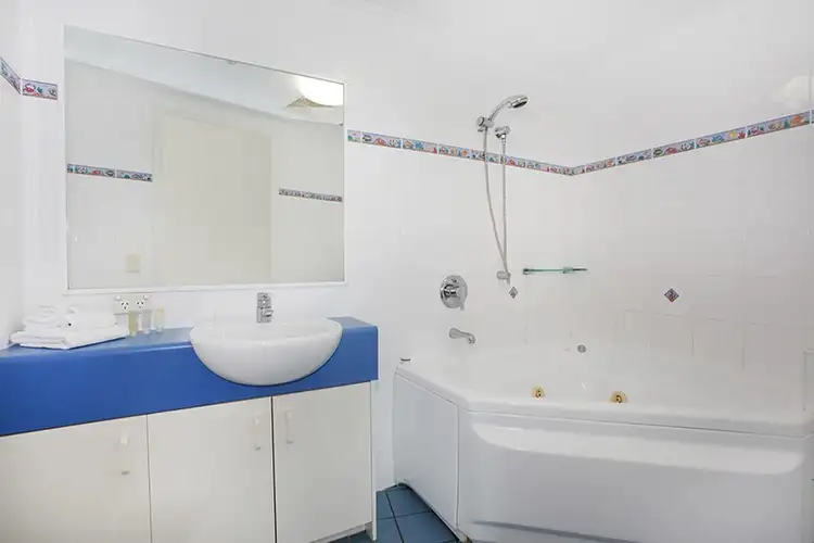 Fifth view of Homely unit listing, 2/4 Buderim Avenue, Alexandra Headland QLD 4572