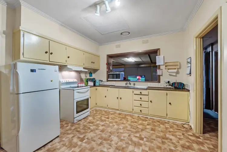 Sixth view of Homely house listing, 8 French Street, Thomastown VIC 3074