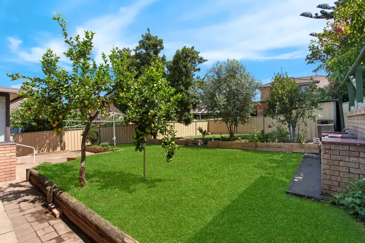 Second view of Homely house listing, 2 Jefferies Place, Prairiewood NSW 2176