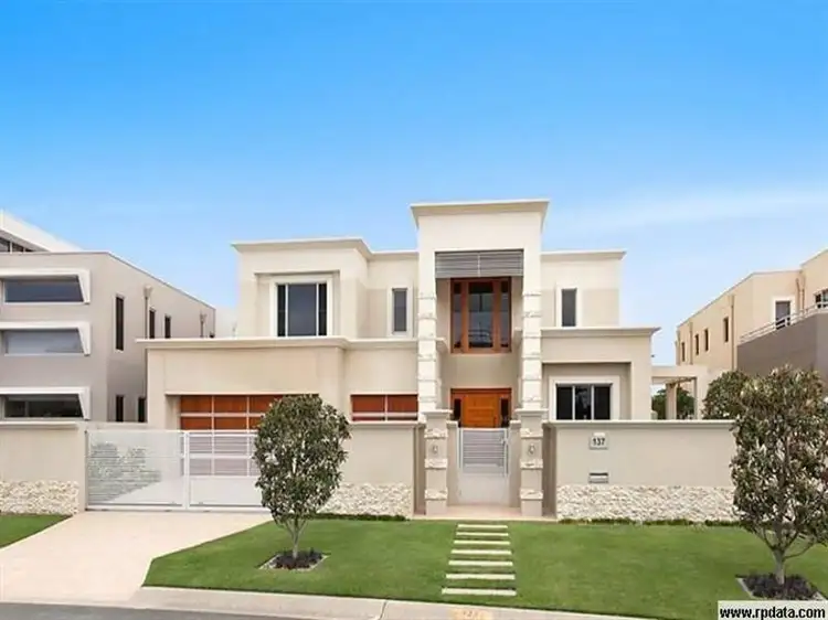 137 Sir Bruce Small Boulevard, Benowa QLD 4217