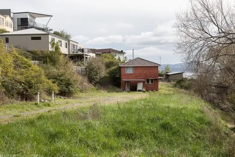 337 Churchill Avenue, Sandy Bay TAS 7005