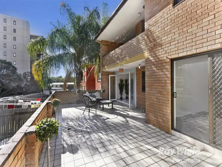 2/114 Harris Street, Harris Park NSW 2150