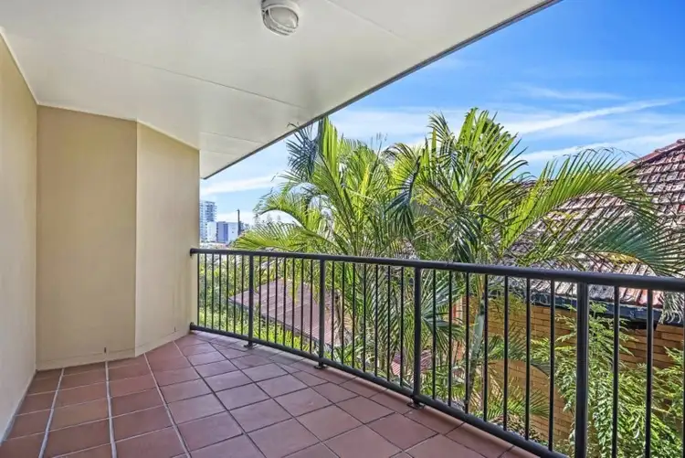 24/14 Miles Street, Coolangatta QLD 4225