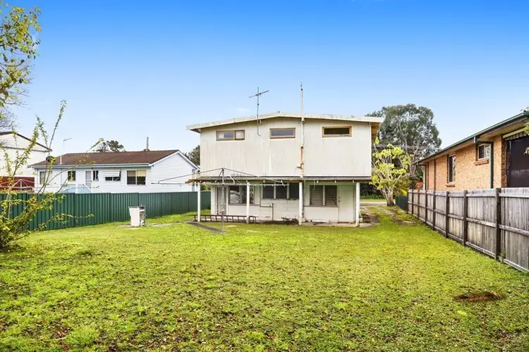 52 Lakedge Avenue, Berkeley Vale NSW 2261