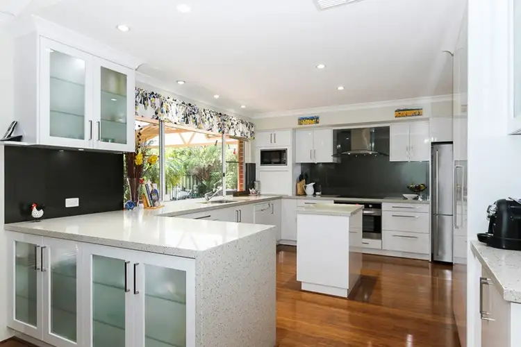 9 Meadow Grove, Leeming WA 6149